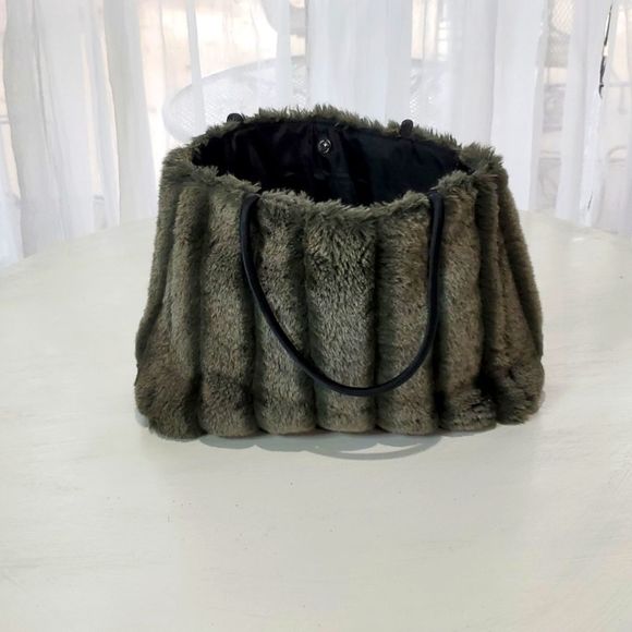 Unbranded Handbags - UNBRANDED Ladies Faux Furry Black/Gray Striped Purse Tote, Shoulder Straps